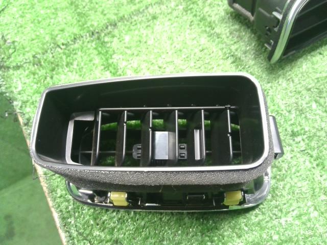 プリウス 内装部品 DLA-ZVW52 55650-47250-C0