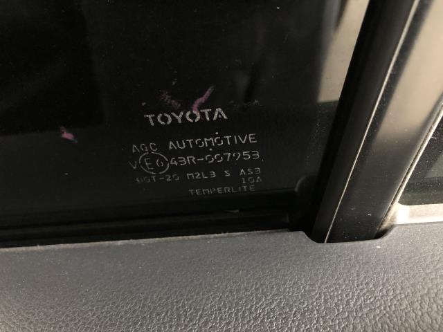 プリウス 右RドアASSY DAA-ZVW55 67003-47210