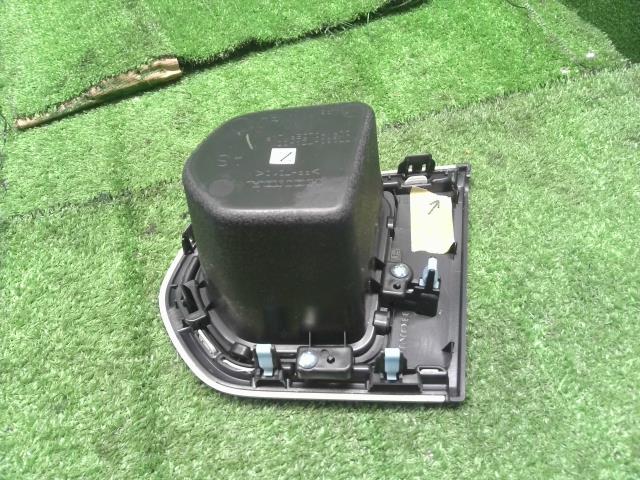 フィット ドリンクホルダー 6BA-GR2 77230-TZA-003ZB