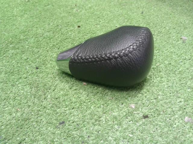 ヴォクシー ステアリングホイール DBA-ZRR70W 45100-28470-B0