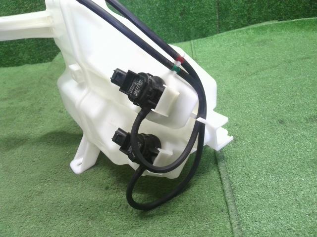 プリウスα ウォッシャータンク DAA-ZVW41W 85315-47220