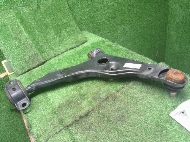【中古】ミニキャブ GBD-U62V 左フロントロアアーム 4013A064 自社品番250431 W37