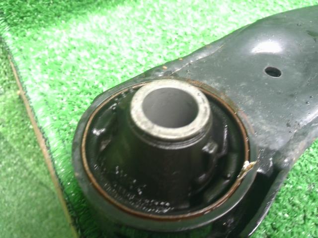パッソ 左Fロアアーム 5BA-M700A 48069-B1120