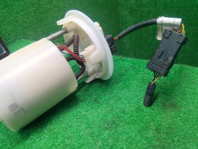 シトロエン DS5 フューエルポンプ ABA-B85F02