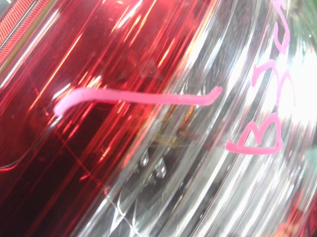 ヴィッツ 右テールランプ DBA-NSP135 81551-52D20