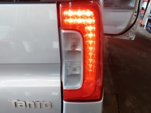 タント 右テールランプ DBA-LA610S 81551-B2300-