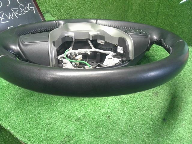 ヴォクシー ステアリングホイール DAA-ZWR80G 45100-28510-C0