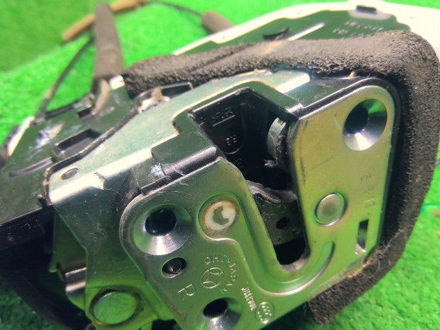 NV350キャラバン 右Fドアロックソレノイド LDF-VW6E26 80500-3XA1B