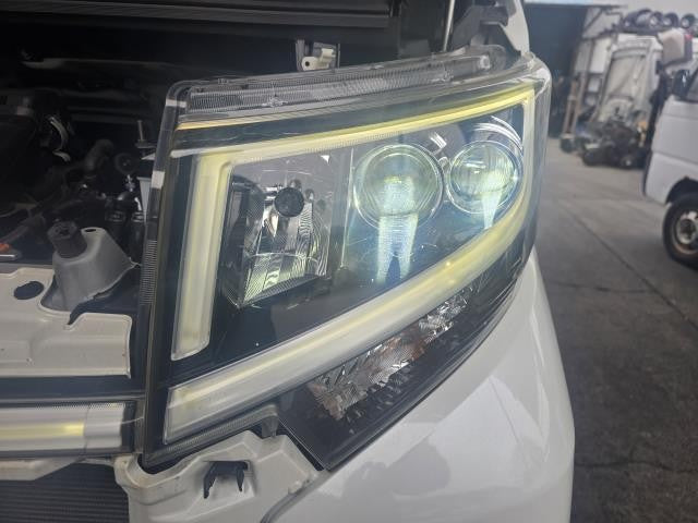 ムーヴ 左ヘッドランプASSY DBA-LA150S 81185-B2060