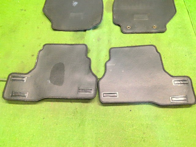 ジムニーシエラ フロアマット 3BA-JB74W