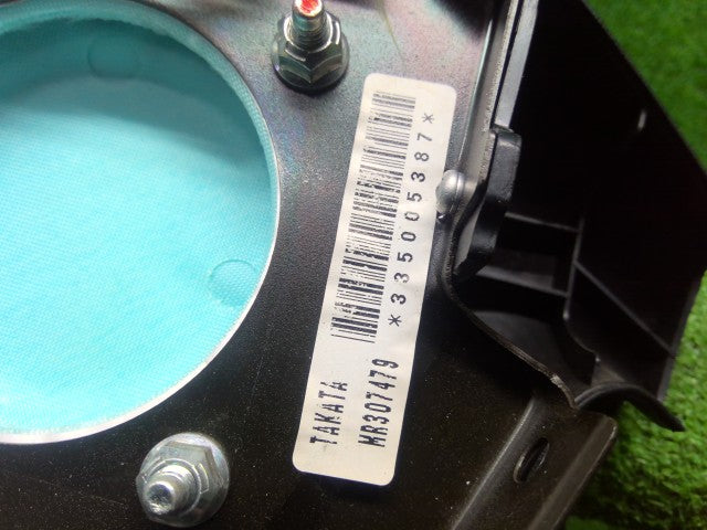 デリカスペースギア 内装部品 GH-PD6W MR793542 MR781045