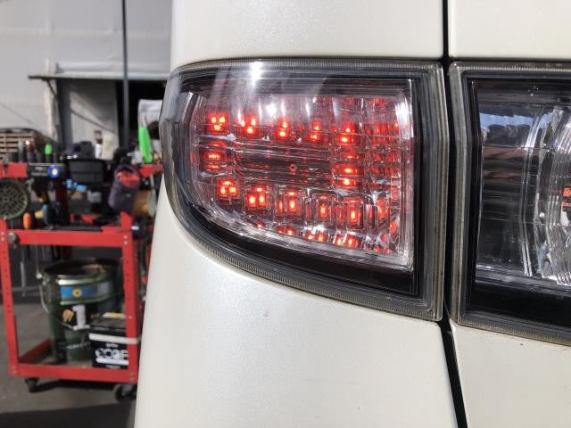 ヴェルファイア 左テールランプ DBA-ANH20W 81560-58091