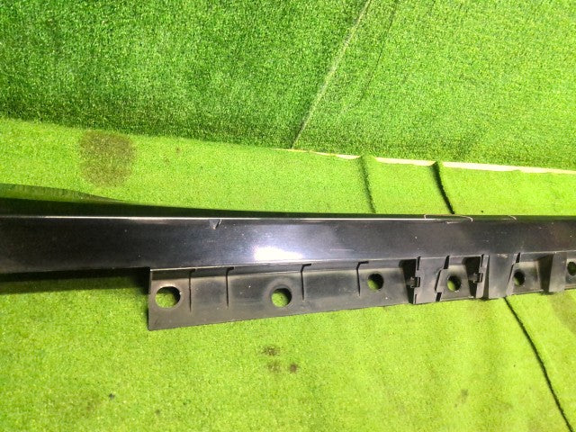 カローラフィールダー 右サイドステップ DBA-NZE164G 76901-13060-C0