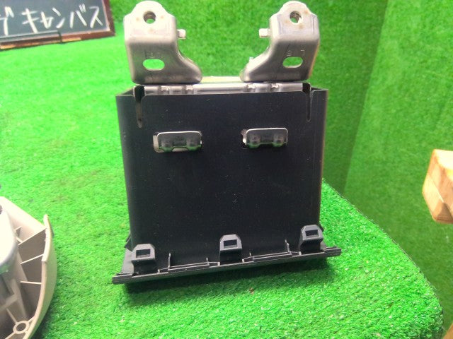 ムーヴキャンバス 内装部品 DBA-LA810S 45130-B2710-E0
