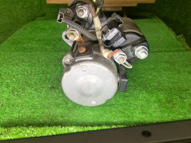 【中古】アルファード DBA-AGH35W セルモーター 28100-36130
