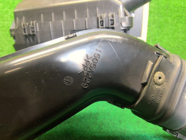 【中古】デリカD5 DBA-CV5W エアクリーナーASSY 1500A021