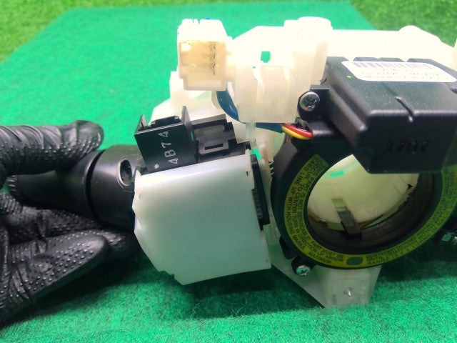 【中古】デリカD5 DBA-CV5W ディマースイッチ 8600A829