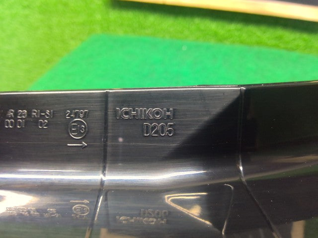 ワゴンR 右テールランプ 5AA-MH95S 35650-63R01