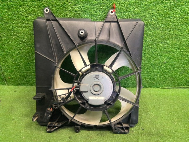 【中古】フィット DAA-GP5 電動ファン 左右セット