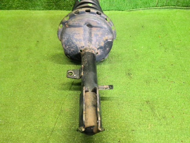 【中古】ハリアー DAA-MHU38W 右 リア
