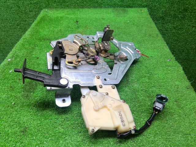 【中古】モビリオスパイク LA-GK1 左リアドアロックソレノイド 72662-SEY-003