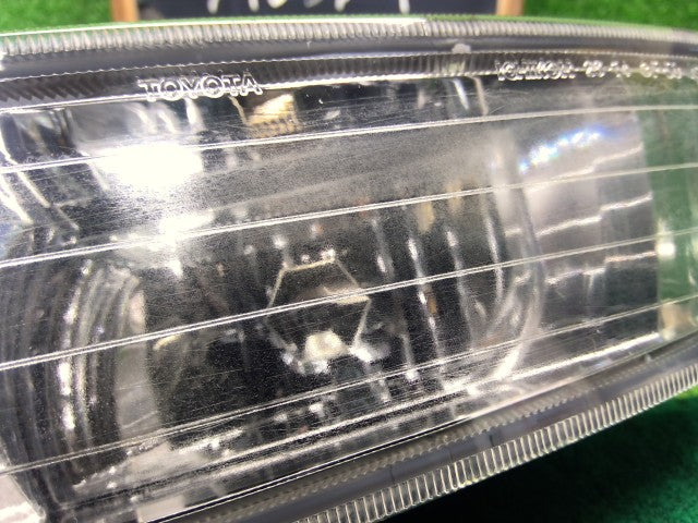 【中古】アルファード CBA-ANH10W 左フォグランプ 81221-58031