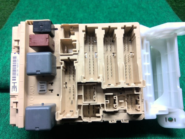 【中古】アルファード CBA-ANH10W ヒューズボックス ジャンクションブロック
