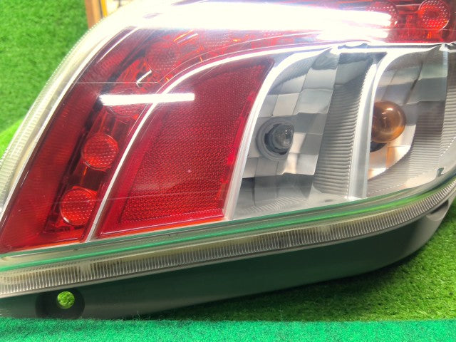 【中古】ミライース DBA-LA300S 左テールランプ 81560-B2560-