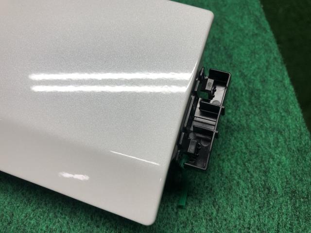 【中古】スペーシア 5AA-MK94S 右 スライドレールカバー