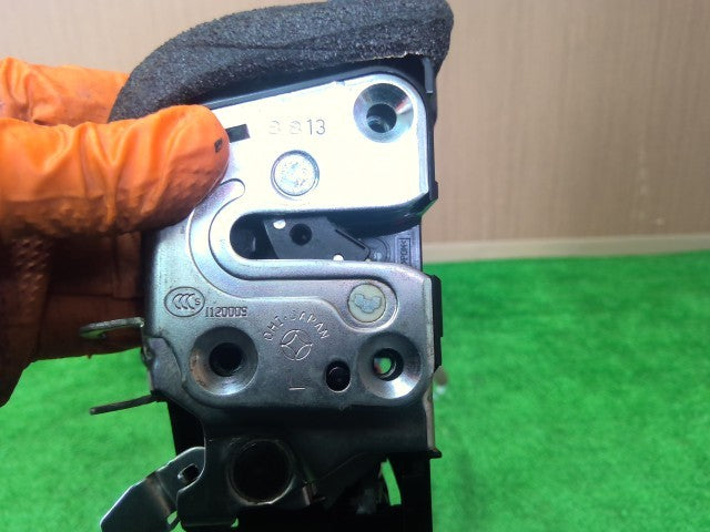 【中古】エクストレイル DBA-NT31 左フロント ドアロック