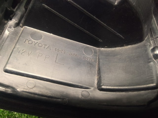 【中古】ランドクルーザー S-HDJ81V テールランプ左右セット 81550-60332