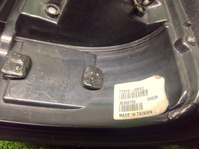 【中古】ランドクルーザー S-HDJ81V テールランプ左右セット 6M1