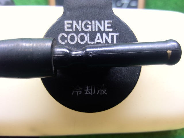 【中古】ランドクルーザー S-HDJ81V ラジエータリザーブタンク 16470-61060