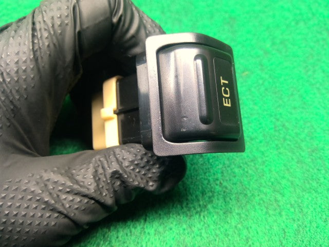 【中古】ランドクルーザー S-HDJ81V ECTスイッチ 84720-60040