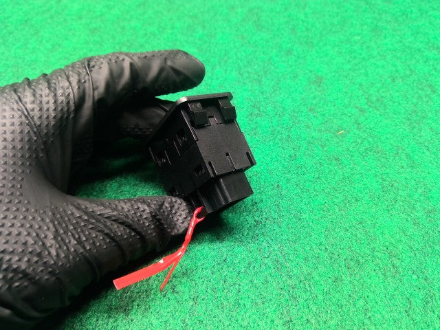 【中古】デリカD5 LDA-CV1W 左側シートヒータースイッチ W23A19