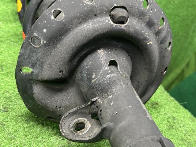 【中古】フィット DBA-GK3 左フロントストラット 51621-T5B-J62