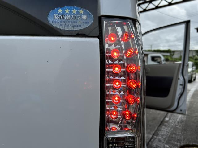 【中古】eKワゴン DBA-H82W 右テールランプ ブレーキランプ