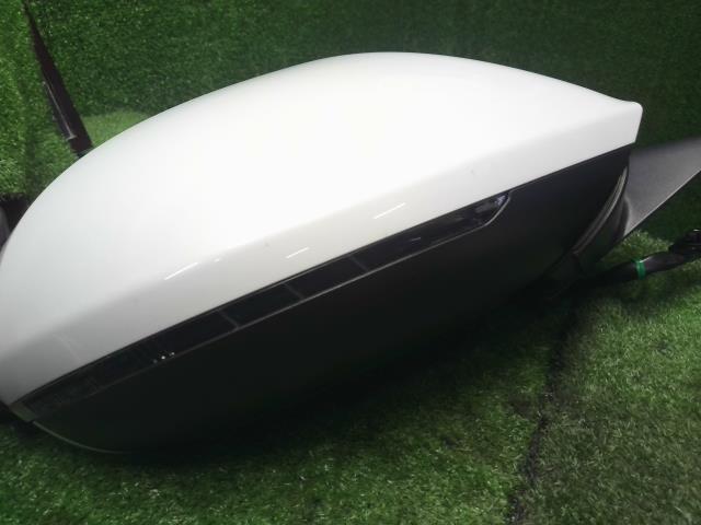 アウディ A6 右サイドミラー DBA-4GCHVS 4G2857410AE