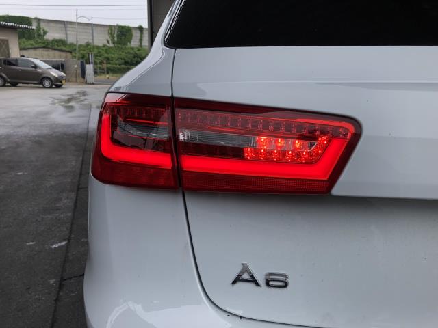アウディ A6 左テールランプ DBA-4GCHVS 4G9945095B