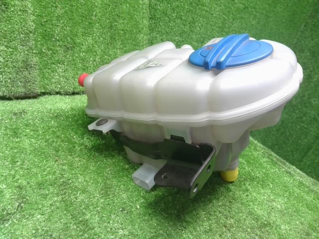 アウディ A6 ラジエータリザーブタンク DBA-4GCHVS 4G0121403AC