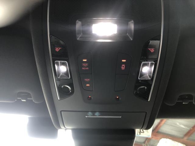 アウディ A6 ルームランプ DBA-4GCHVS 4G0947135B