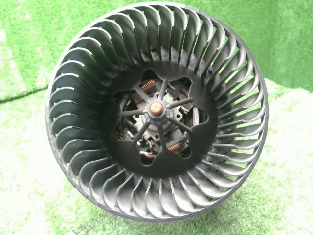 BMW ミニ ヒーターブロアモーター ABA-ML16 64113422645