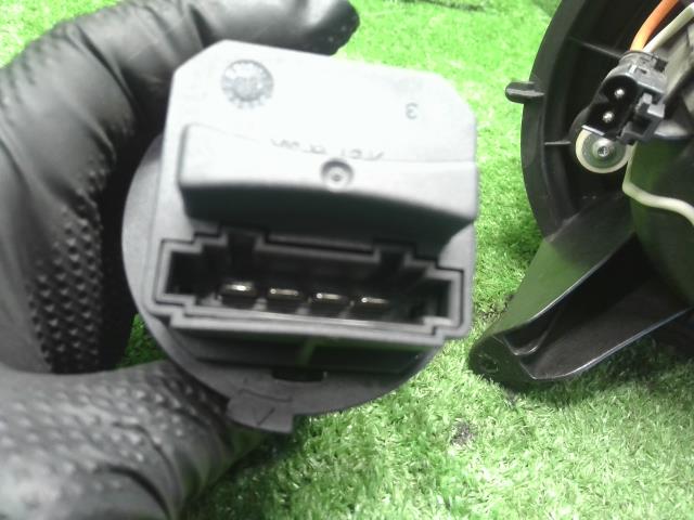BMW ミニ ヒーターブロアモーター ABA-ML16 64113422645