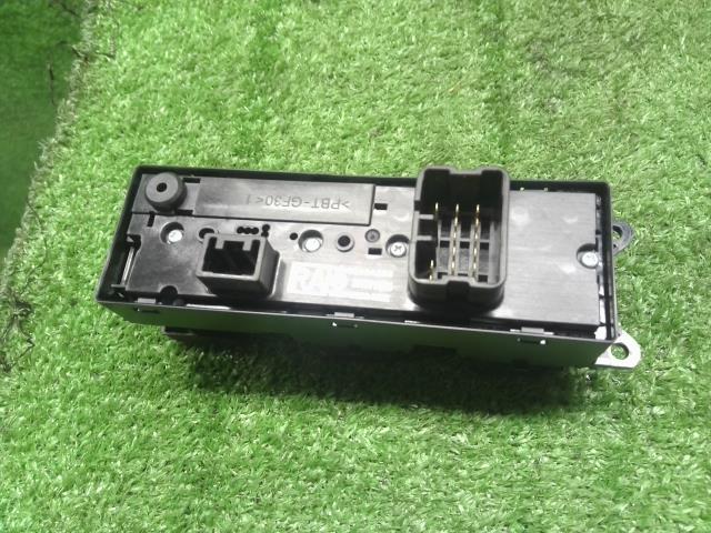 アウトランダー パワーウインドウスイッチ DLA-GG2W 8608A236