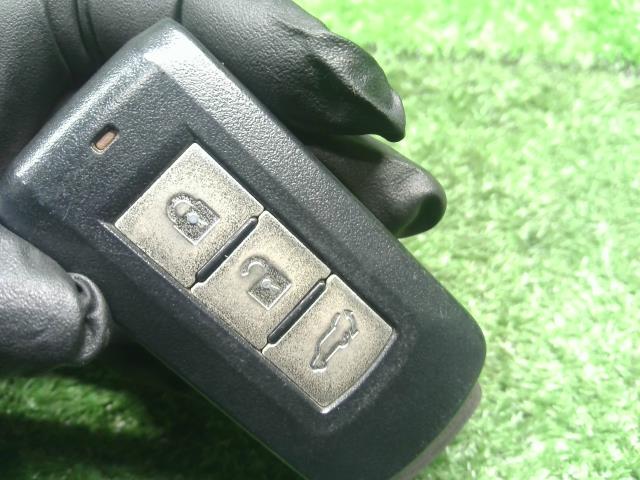 アウトランダー キーレスリモコン DLA-GG2W 8637A815