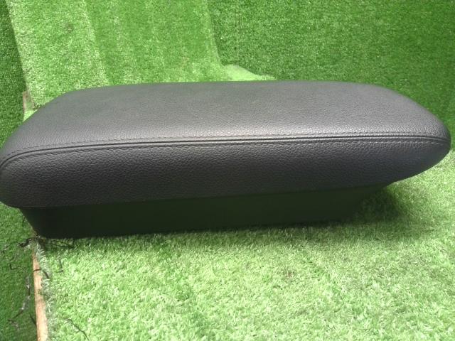アウトランダー コンソールボックス DLA-GG2W 8011B160XA