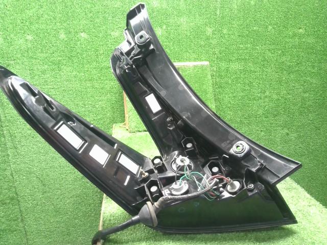 リーフ 右テールランプ ZAA-ZE1 26550-5SK0B
