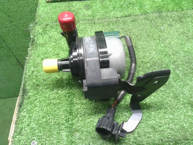 リーフ ウォーターポンプ ZAA-ZE1 21581-5SA0A