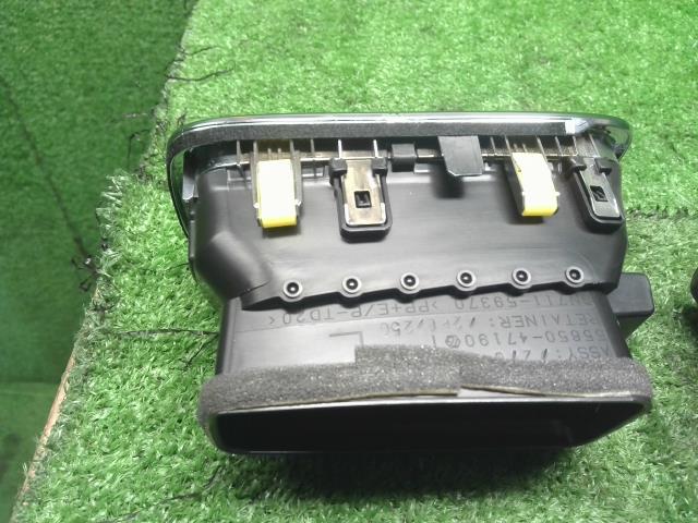 プリウス 内装部品 DLA-ZVW52 55650-47250-C0