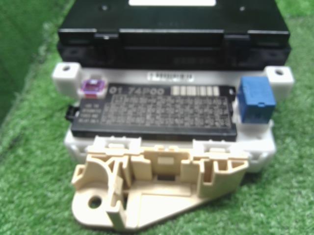 キャロル コントロールユニット DBA-HB36S